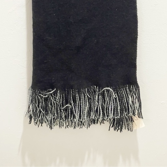 PRETTY PERSUATIONS Women’s Reversible Black Gray Long Fringe Scarf 88” X 24” - Picture 3 of 7